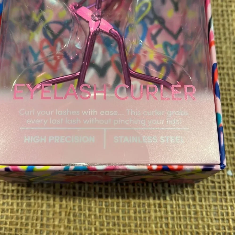 NIB Betsey Johnson eyelash curler